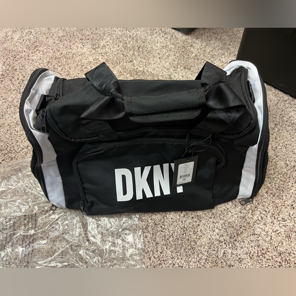 NEW DKNY DUFFLE BAG IN BLACK